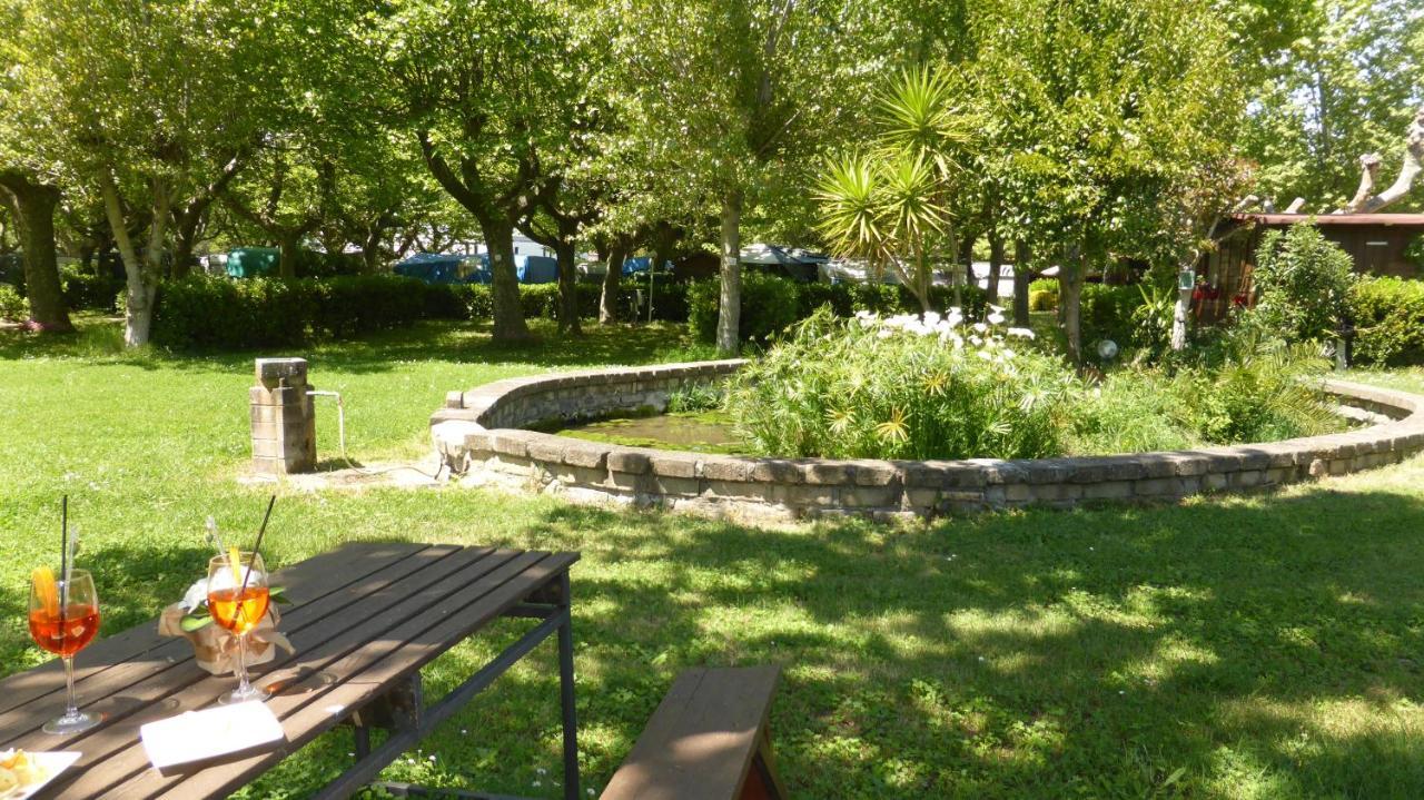 Camping Smeraldo Trevignano Romano Exterior photo